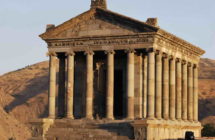 Храм Гарни I век нашей эры