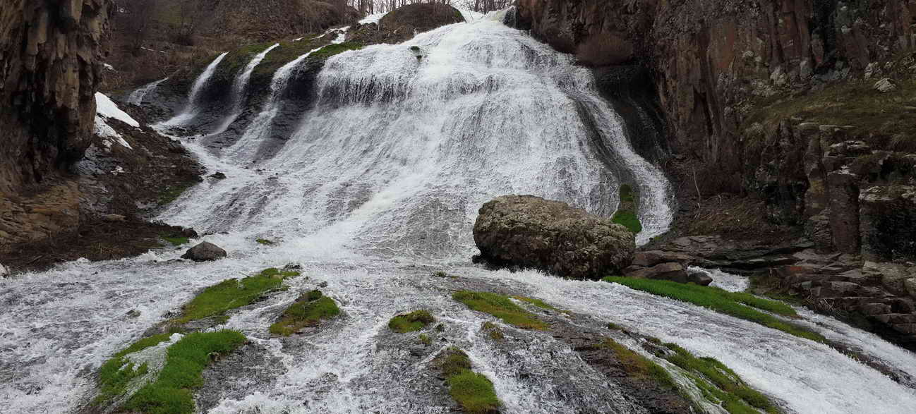 jermuk waterfall