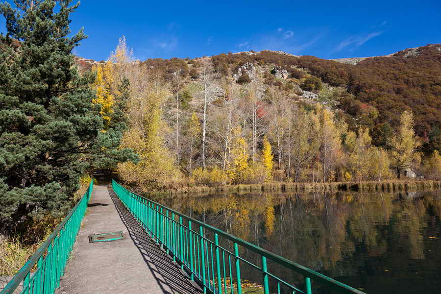 Джермук сайт. Курорт Джермук. Джермук Армения. Климатический курорт Джермук. Джермук Минеральные источники.