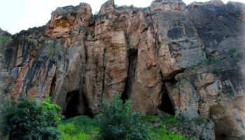 Jaskinia Areni
