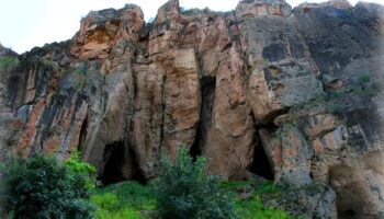 Jaskinia krasowa Areni („Jaskinia Ptasia”)