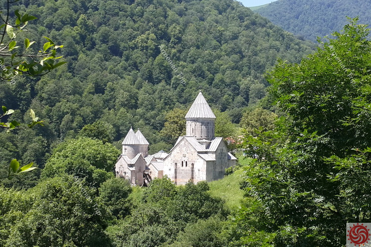 Майские праздники в Армении