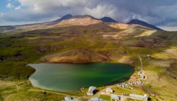 Kari Lake, Mount Aragats