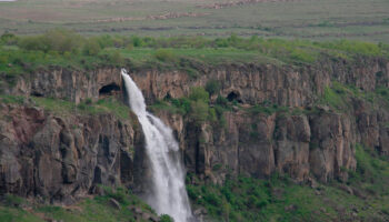 Qasakh waterfall