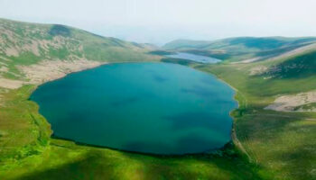 Sev Lich – The Mysterious Black Lake Nestled Among Armenia’s Mountains